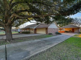 235 White Brush Dr, Kingsland, TX 78639