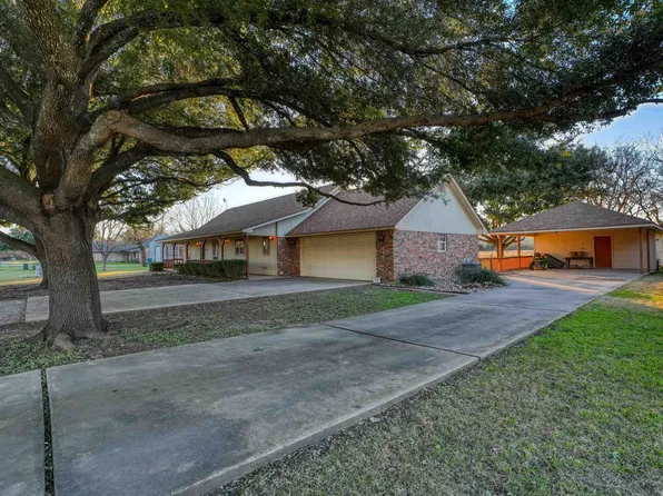235 White Brush Drive, Kingsland, TX 78639