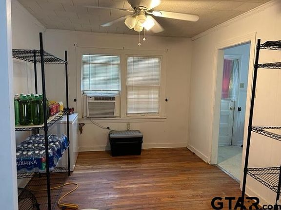 4th image of 1726 N Owens Ave