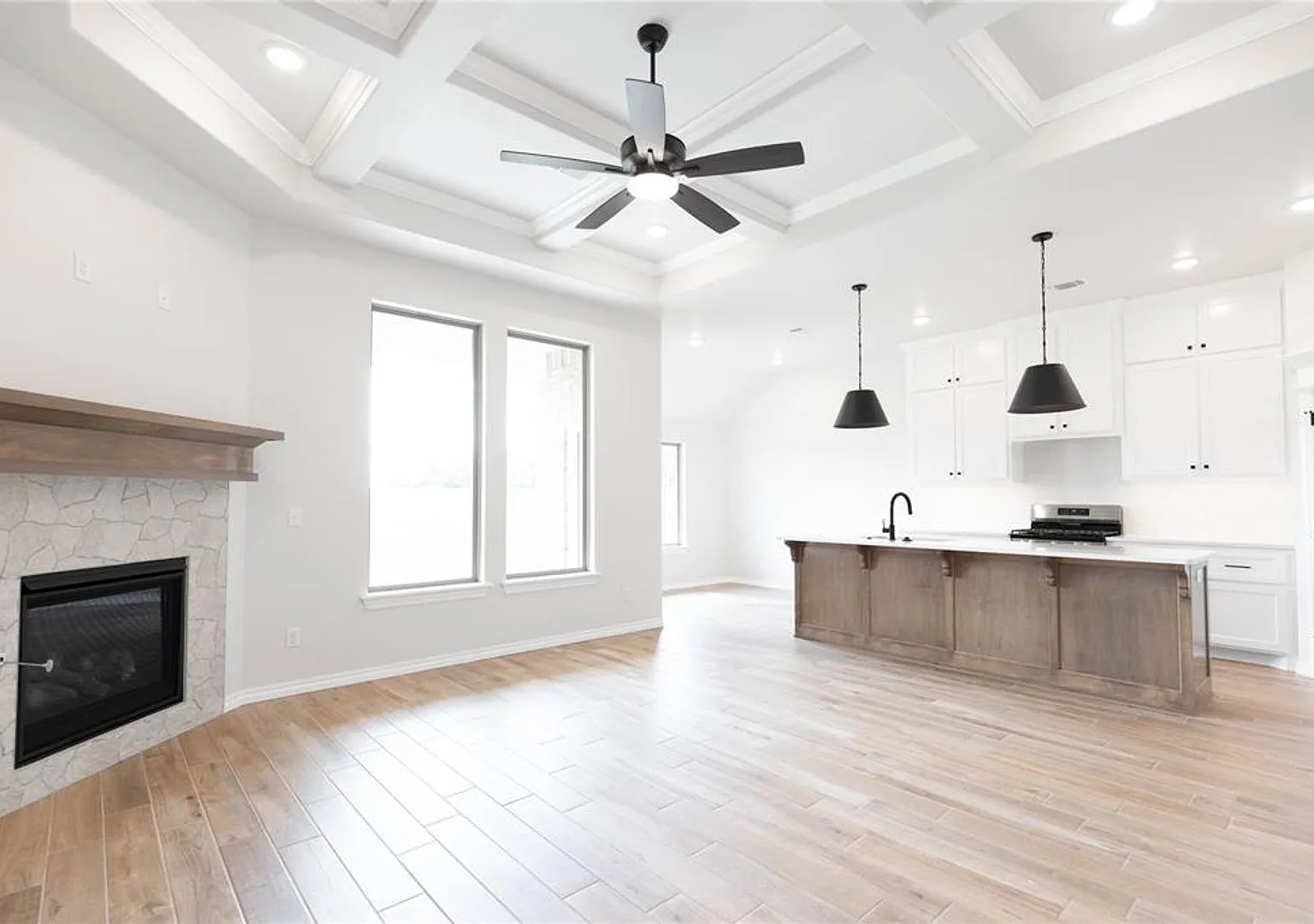 Brand New 3 Bedroom 2 Bathroom Home In Deer Creek Schools (Storm Shelter Included) **Leasing Spec... — Photo 3