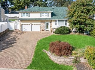 64 Wicks Path, Commack, NY 11725