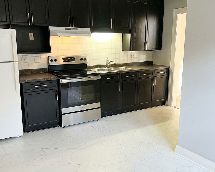 1st image of 7 Centre St #9