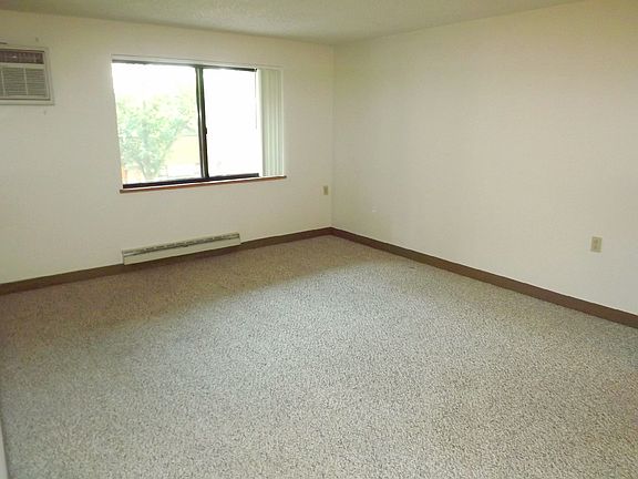 4th image of 344 W Dayton St APT 102