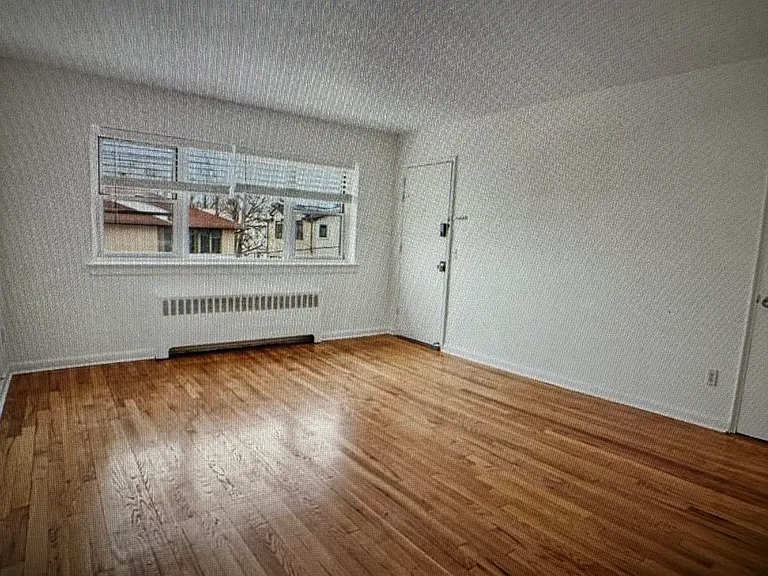 2100 Hudson St #7 — Photo 2