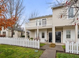 515 G St APT 120, Jacksonville, OR