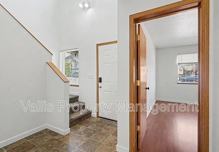 5262 Springcrest Dr S — Photo 5