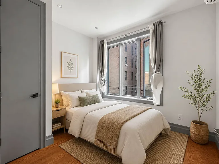 264 Sullivan Pl #3B — Photo 2