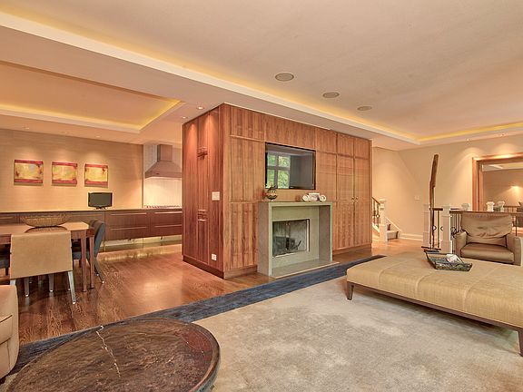 5th image of 425 W Dickens Ave APT C
