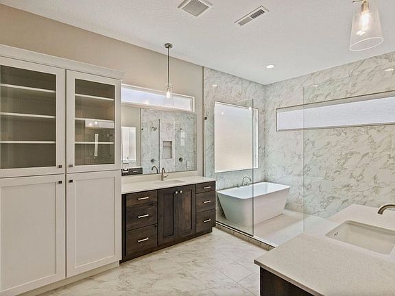 3rd image of 490 Appian Way