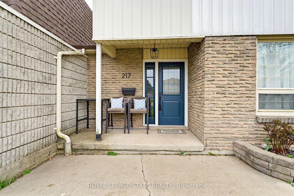 217 Willow St, Stratford, ON - View 3