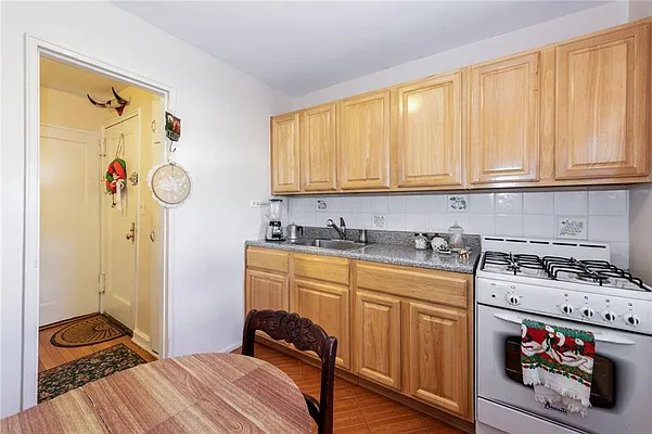 Sold by Ben Bay Realty Co. of Bay Ridge | media 10