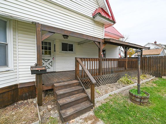 2nd image of 134 Henry St