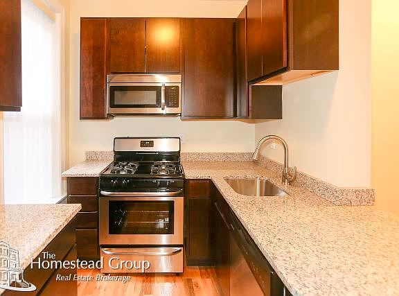 2nd image of 1218 N Dearborn St #1A2