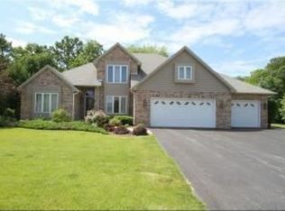 4921 Knollwood Dr W, Racine, WI 53403