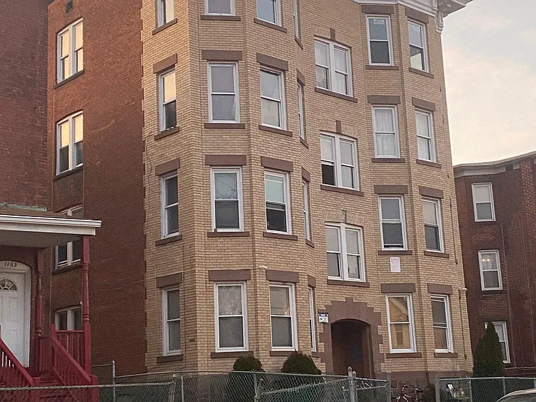 1155 Broad St #4N — Photo 4