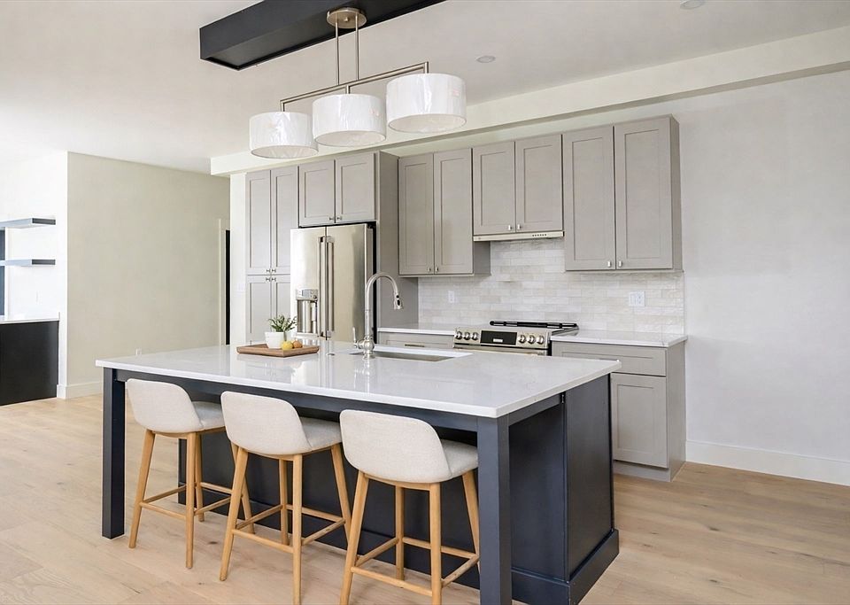 1st image of 21 Tanglewood Rd #3