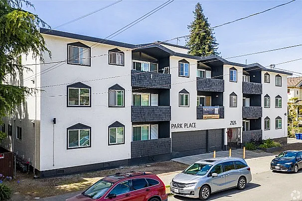 2124 Parker