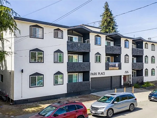 2124 Parker
