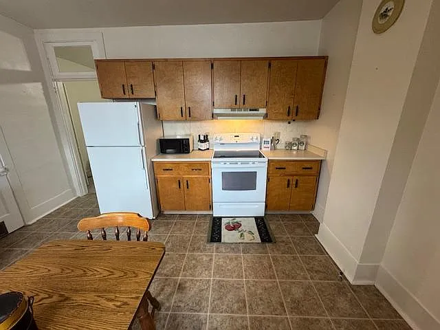205 S Park St #2 — Photo 6