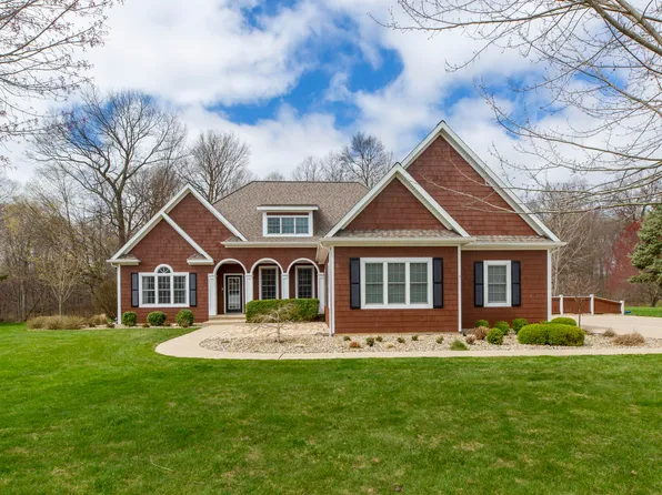 2432 Autumn Rdg, Saint Joseph, MI 49085