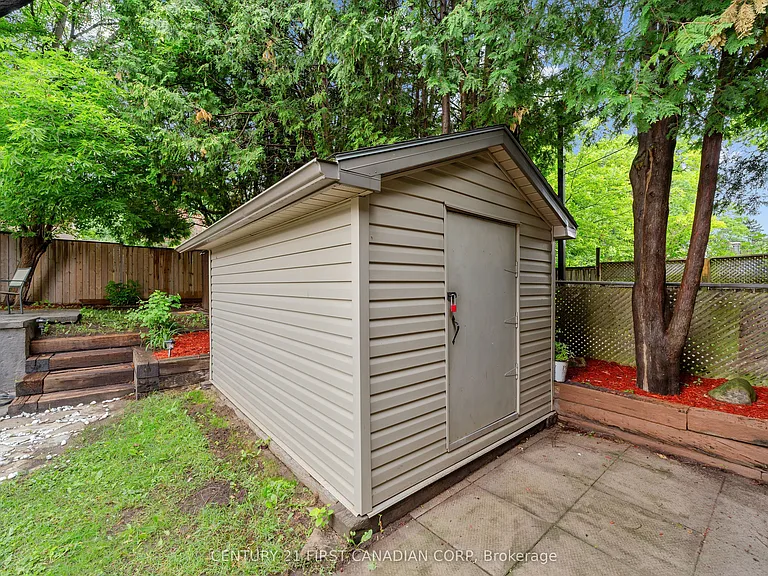 54 Manitoulin Dr — Photo 24