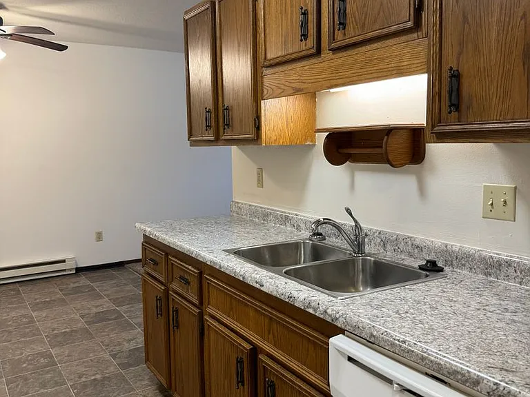 Silver Leaf Apartments — Photo 28