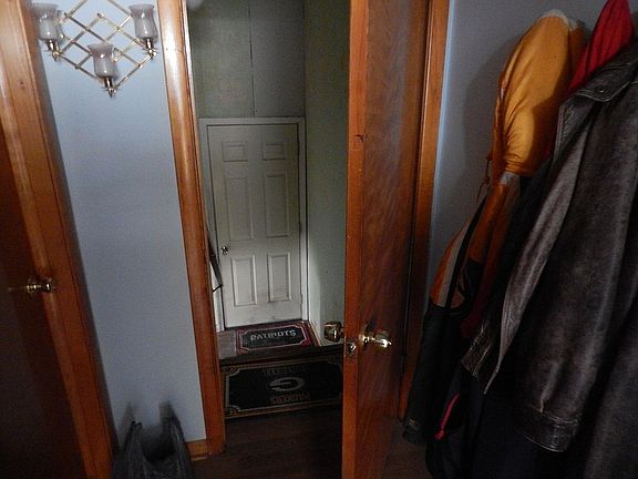 3rd image of 5718 W 88th Pl