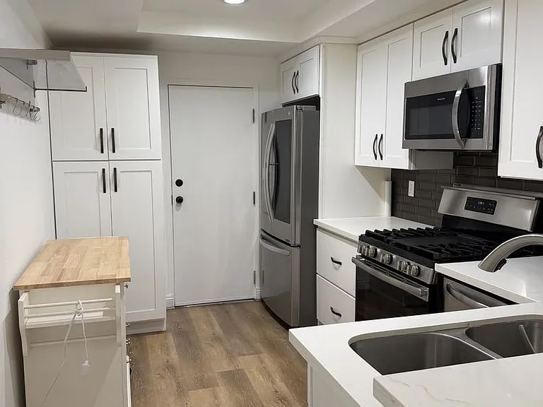 22330 Harbor Ridge Ln #5 — Photo 4