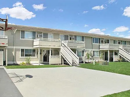 Knolls Apartments