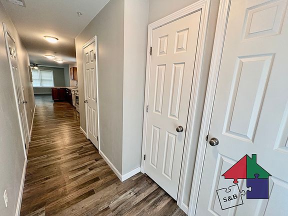 3rd image of 39 Cornelia Ct
