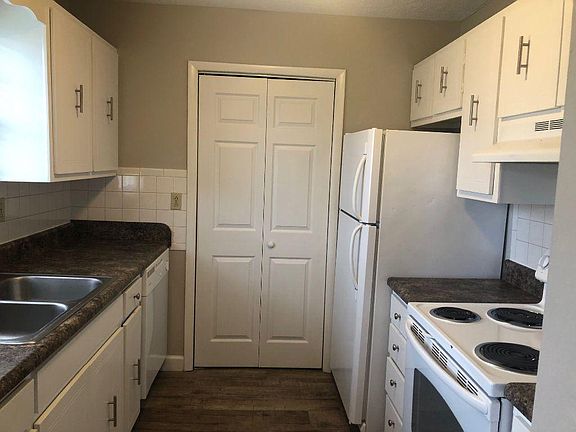 2nd image of 1500 Seminole Dr APT 001