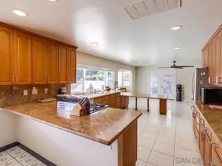 5954 Broadmoor Dr — Photo 9