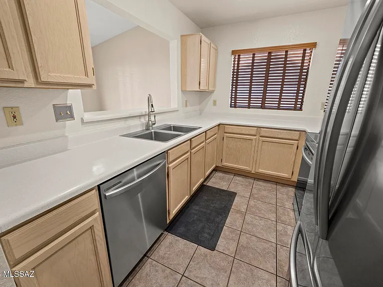3067 W Country Hill Dr — Photo 11
