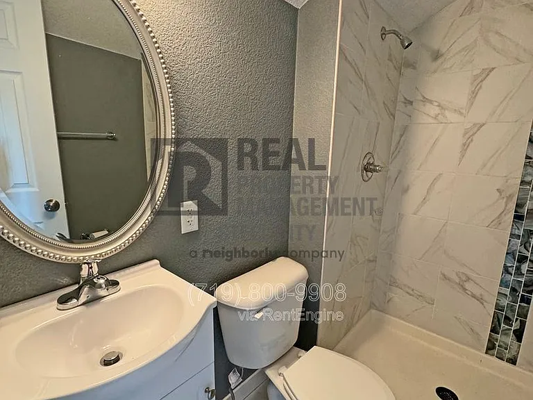 1012 W 11th St — Photo 18