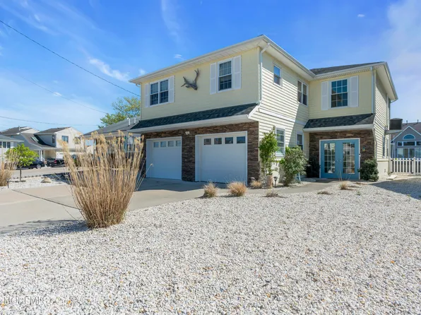 8 Clearwater Way, Toms River, NJ 08753