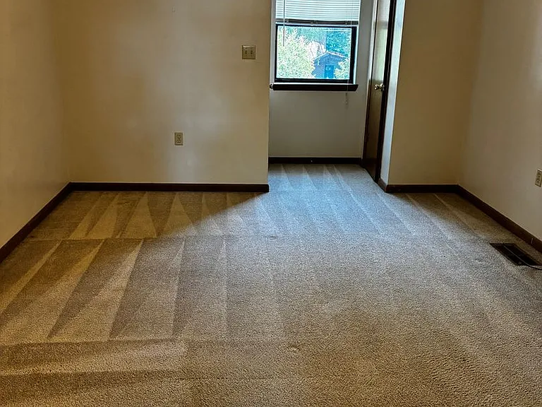 124 Alder Ave — Photo 11