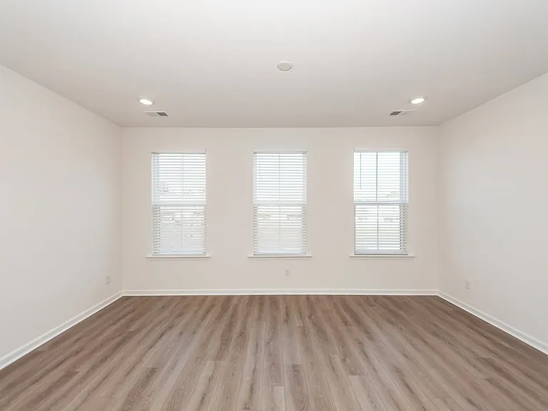 4633 Forest Hills Dr #1303 — Photo 14