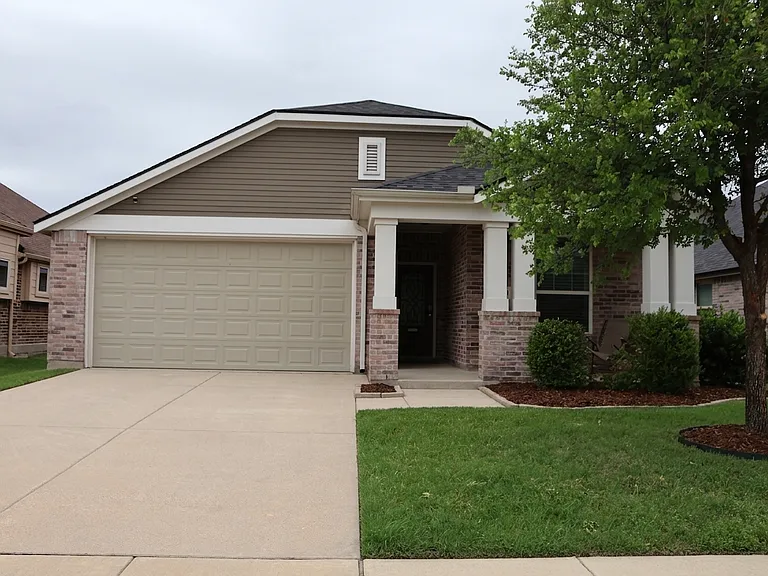 1700 Zebra Finch Dr — Photo 1