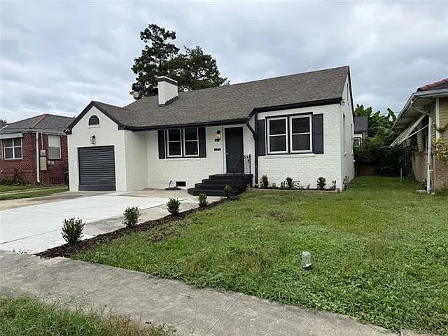 3 bed, 2.0 bath, 1320 sqft, $2,250 — Photo 2