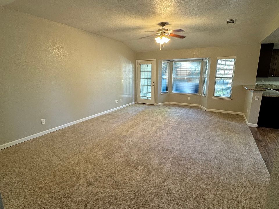 2nd image of 722 N Clovis Ave APT 265