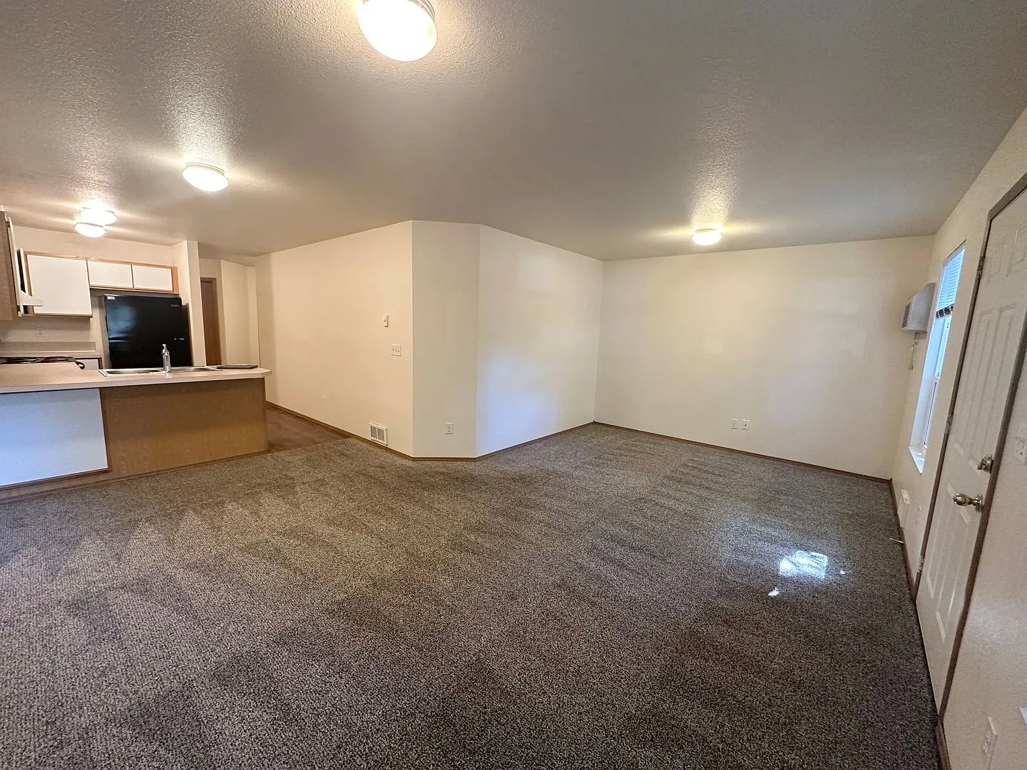 1668 Barlow — Photo 3