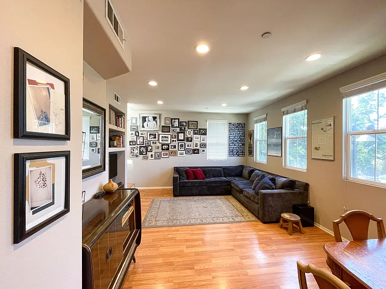 710 S San Fernando Blvd #101 — Photo 2
