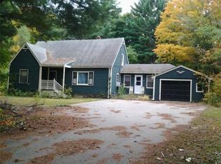 11 Reynolds Rd, Charlton, MA 01507