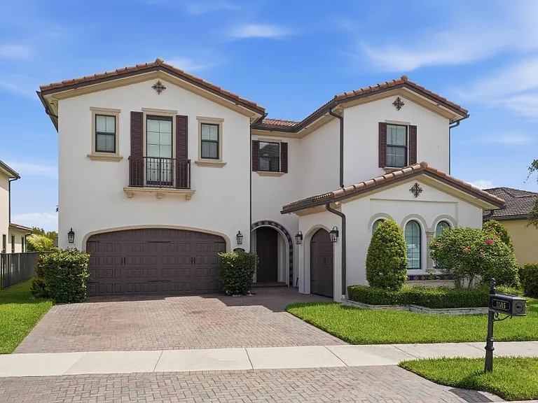 11415 Watercrest Cir E — Photo 104