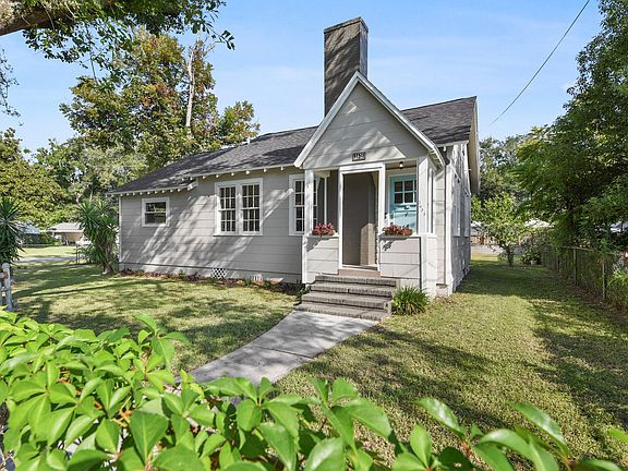 2nd image of 3651 Ernest St