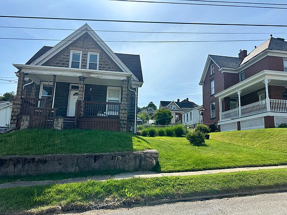 2nd image of 440 Center Ave