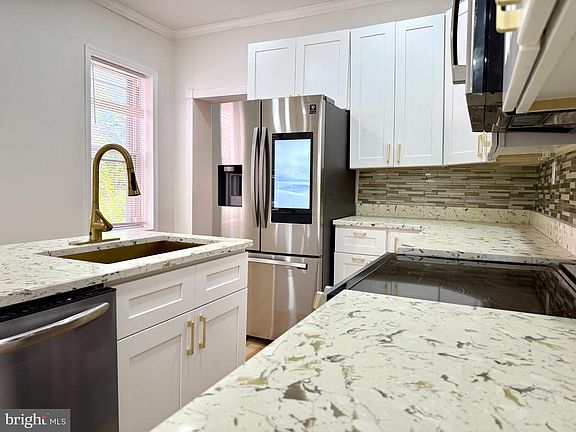 3rd image of 263 S Frazier St