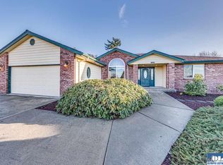 688 Oak Wood Dr, Sequim, WA 98382