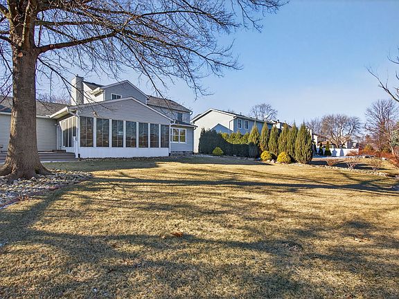 2nd image of 4919 Hamilton Dr