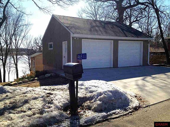 4th image of 46511 Evergreen Ln